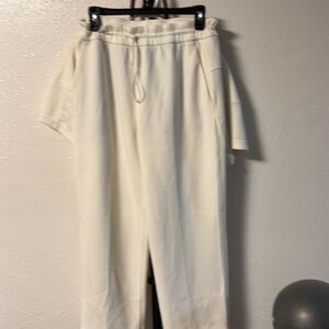 Lululemon off white/cream cargo crop pants.'l size 8 new with tags